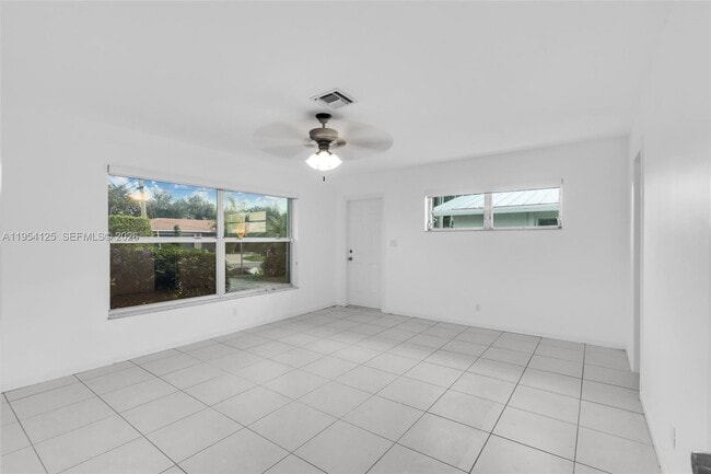 Building Photo - 4700 NE 21st Ave