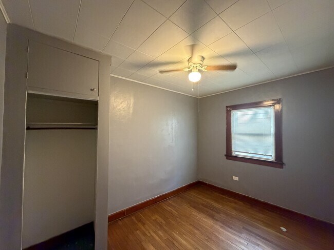 Building Photo - 7204 Lawn Ave