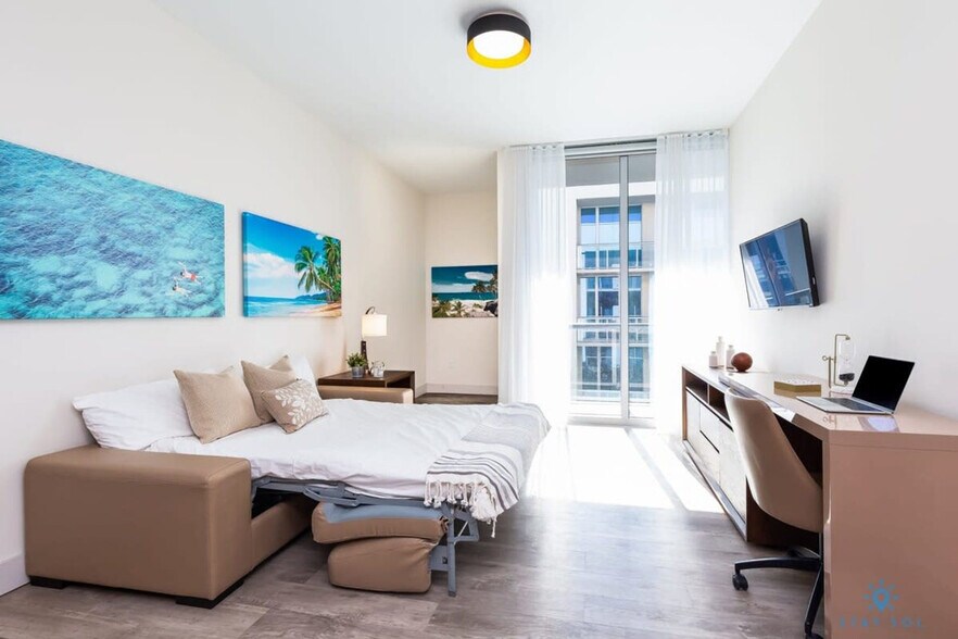 Building Photo - 777 N Ocean Dr