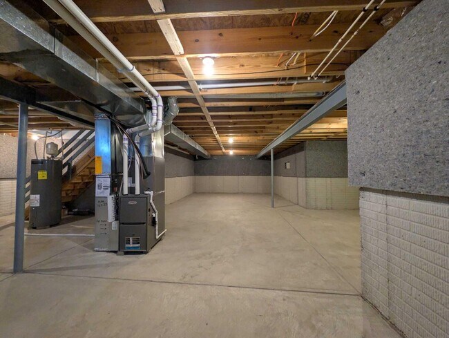 Building Photo - 535 Pagoda Loop