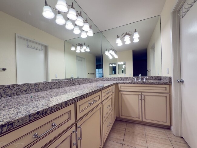 Building Photo - Beautiful 4 Bedroom, 3 Bath Home in Lemon ...