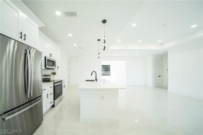 Building Photo - 3003 52nd St W