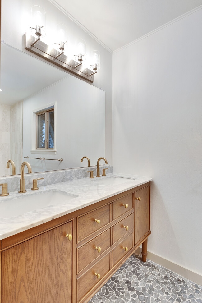 Building Photo - 408 Westwood Terrace