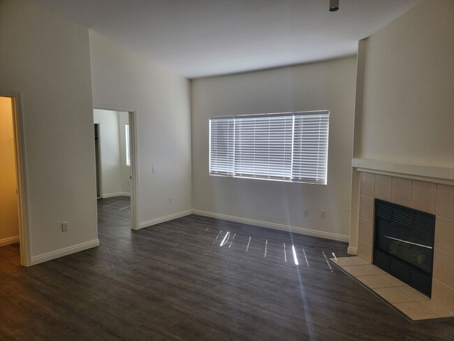 Building Photo - SPACIOUS 3 BEDROOOM CONDO*SOUTHWEST AREA*C...