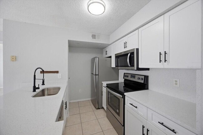 Building Photo - 2213 Grand Cayman Ct