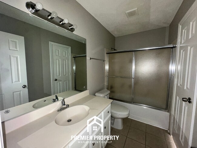 Building Photo - Spacious 4BR Cordova Home w/ Brick Fireplace, 2 Dining Areas & Covered Patio