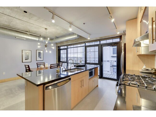 Building Photo - 525 N 3rd St