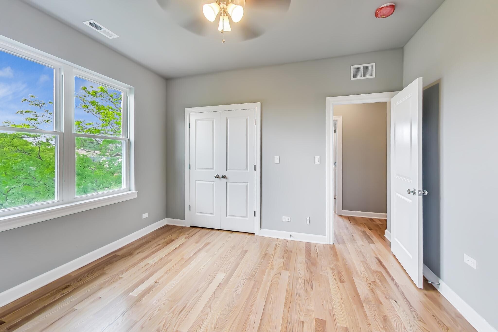 Building Photo - 6132 S Kimbark Ave