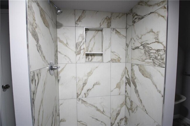 Building Photo - 105 Homeport Dr