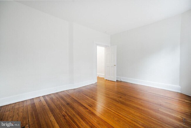 Building Photo - 1530 34th St NW