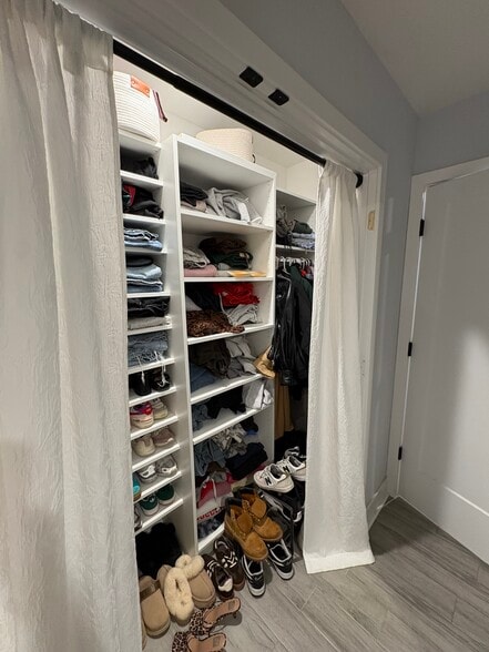 Master closet 1 - 402 W Berks St