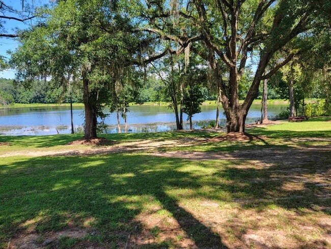 Building Photo - 1120 Archangel Way