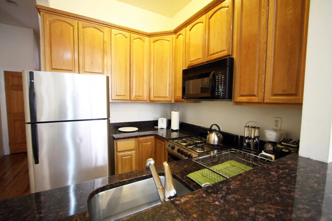Building Photo - 127 W 136th St