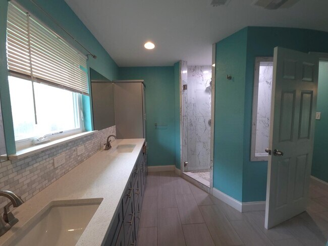 Building Photo - 926 Pecan St