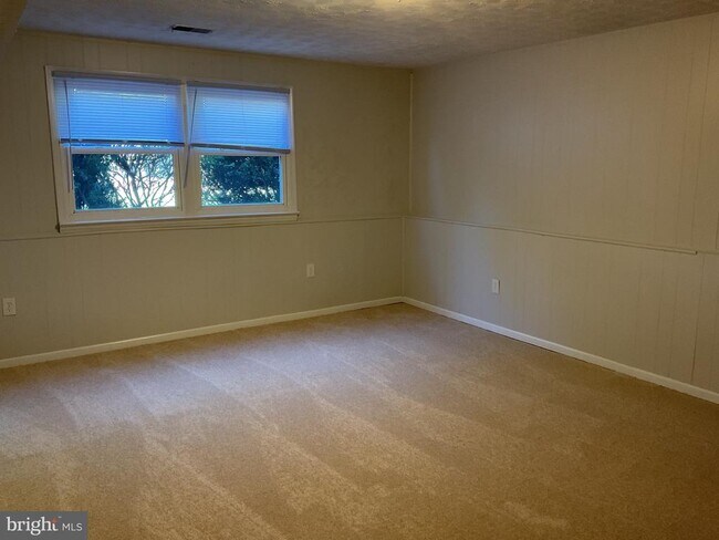 Building Photo - 8904 Grass Valley Ct
