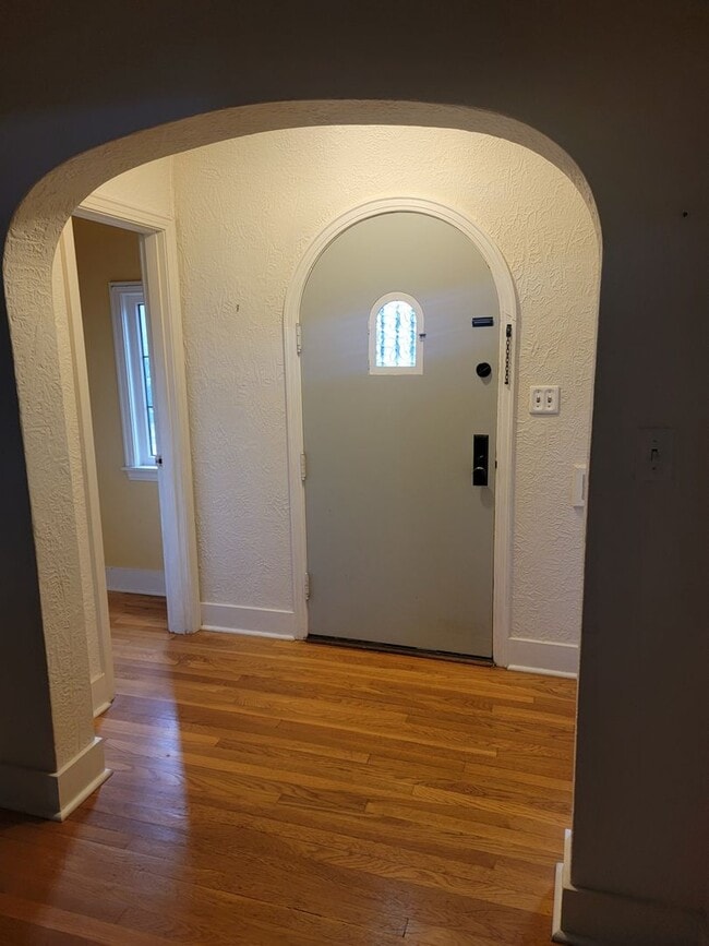 Building Photo - Gorgeous Tudor in Tacoma's North Slope Area