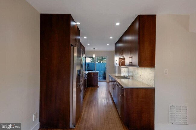 Building Photo - 5250 Pooks Hill Rd