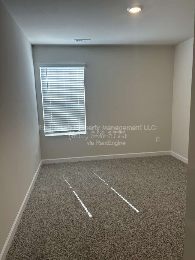 Building Photo - 1816 Braemar Vlg Dr