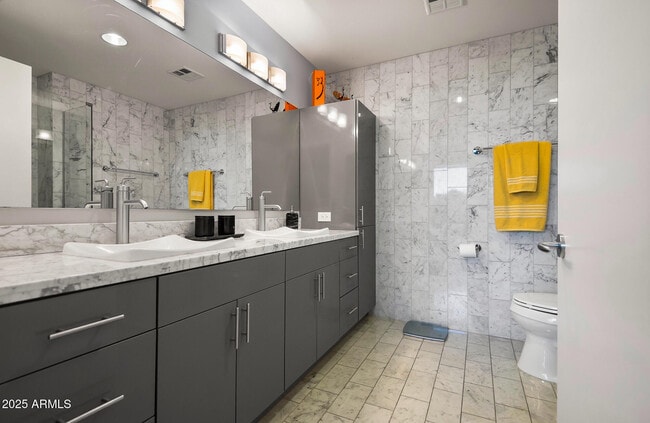 Building Photo - 7167 E Rancho Vista Dr