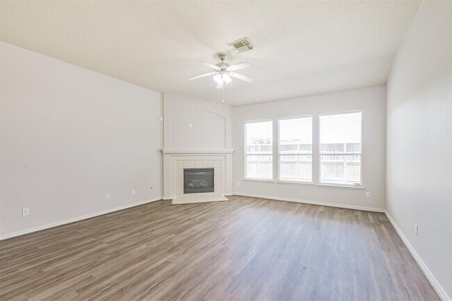 Building Photo - 2922 Lemmingham Dr