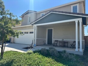 Building Photo - Gorgeous newer home in gated community wit...