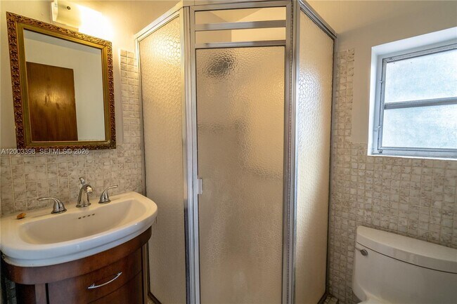 Building Photo - 475 S Shore Dr