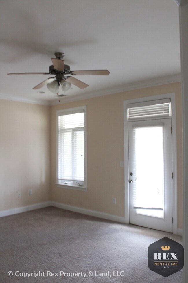 Building Photo - 112 Landing Dr