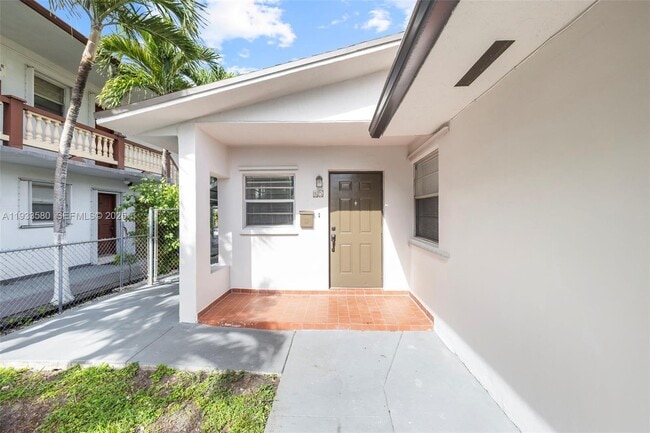 Building Photo - 85 W 24th St