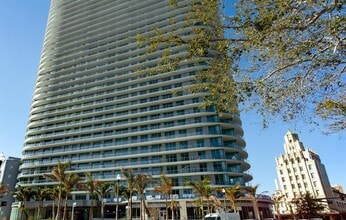 Building Photo - 400 Central Ave