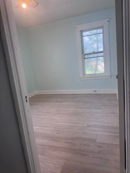 Building Photo - 2171 Carabel Ave