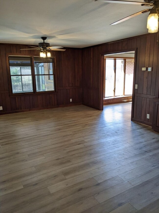 Building Photo - 5990 Idlewild Rd