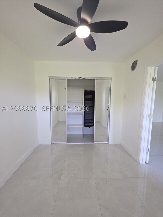 Building Photo - 12811 SW 43rd Dr