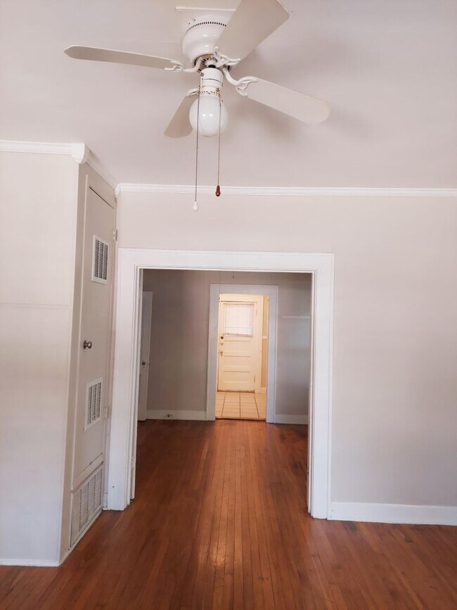 Building Photo - 2712 Whitis Ave
