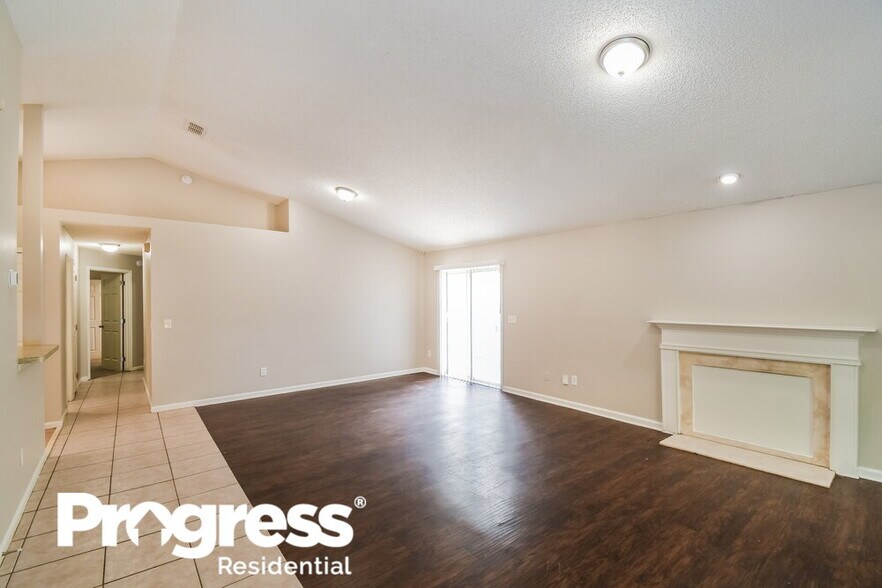 Building Photo - 10725 Meadowlea Dr