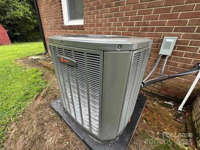 Building Photo - 48708 US-52