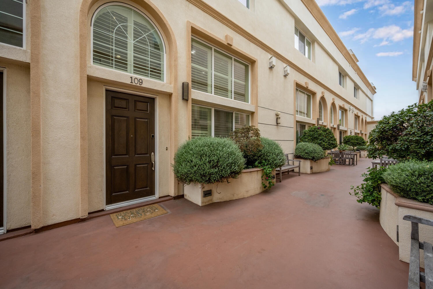 Building Photo - 7403 S Sepulveda Blvd