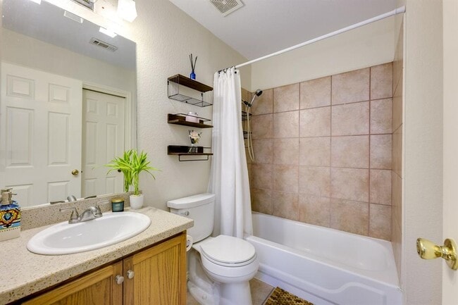 Building Photo - 4501 Whispering Valley Dr