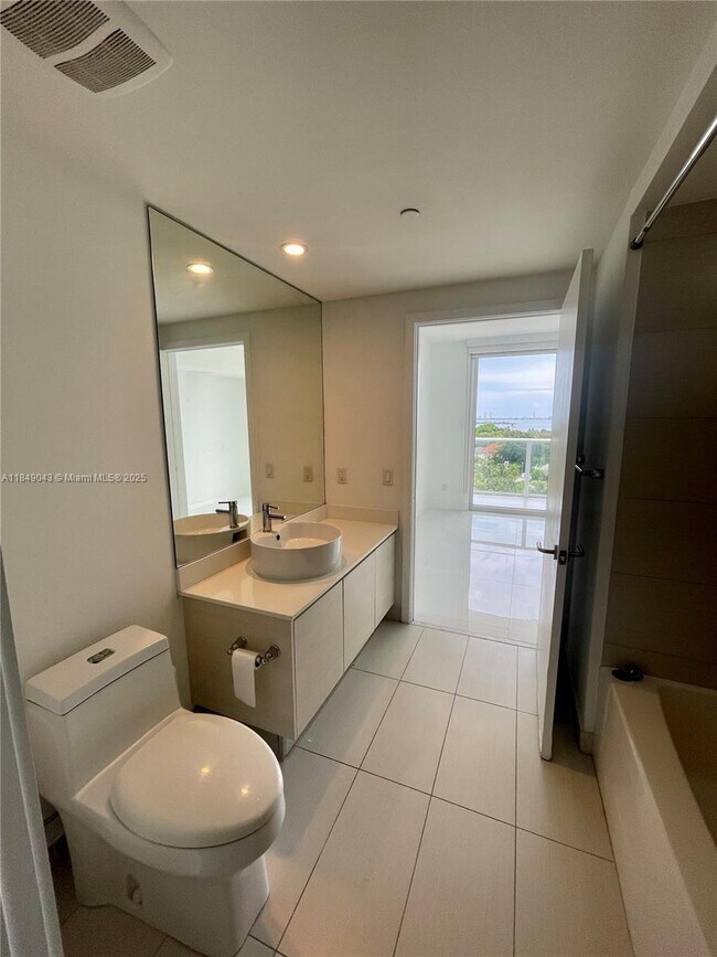 Building Photo - 4250 Biscayne Blvd