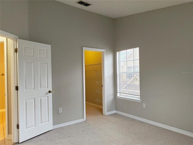 Building Photo - 826 Grand Regency Pointe