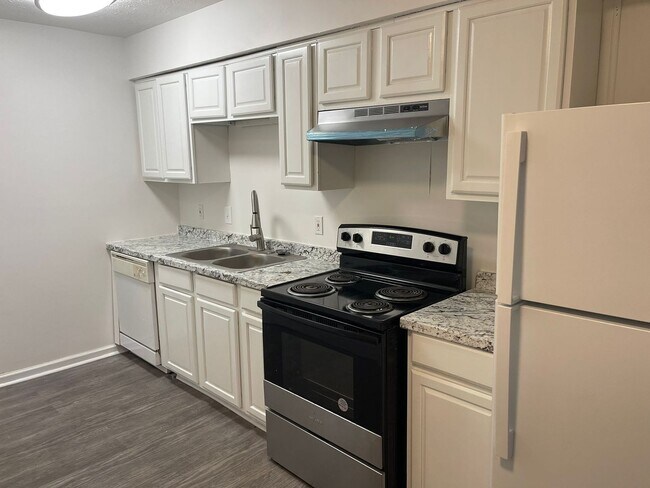 Primary Photo - Modern 2-Bed, 1-Bath Oasis with Central Ai...