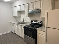 Building Photo - Modern 2-Bed, 1-Bath Oasis with Central Ai...
