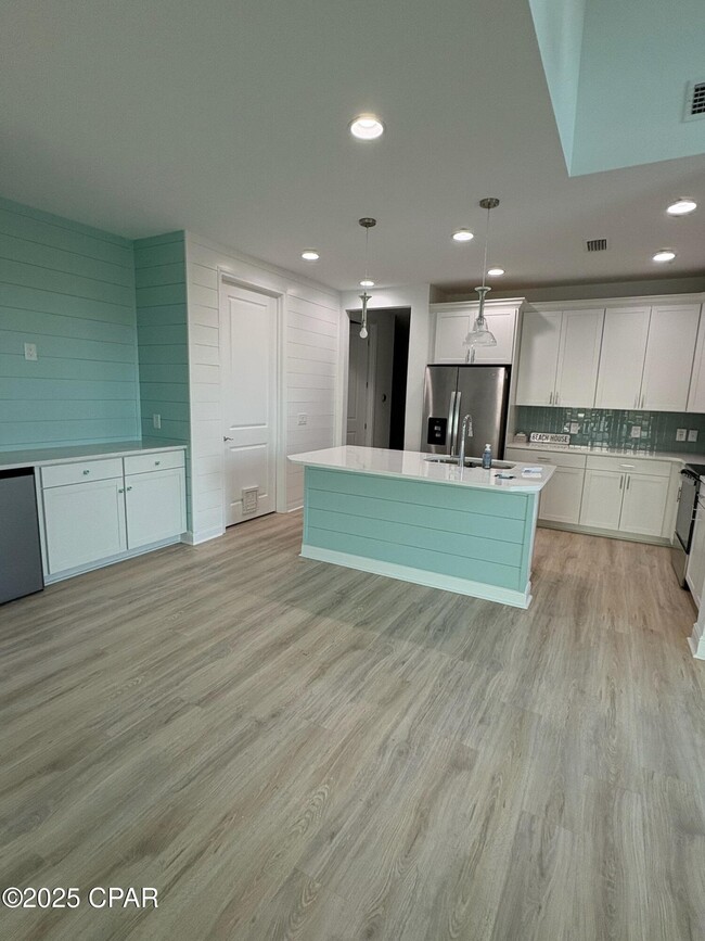 Building Photo - 9225 Cool Breeze Dr