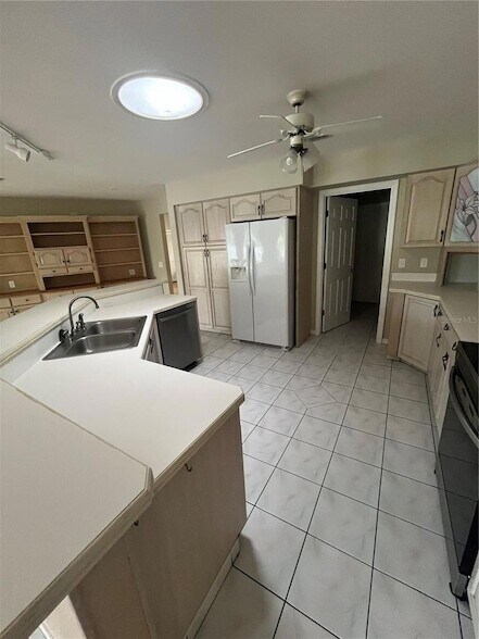 Building Photo - 77 Folcroft Ln