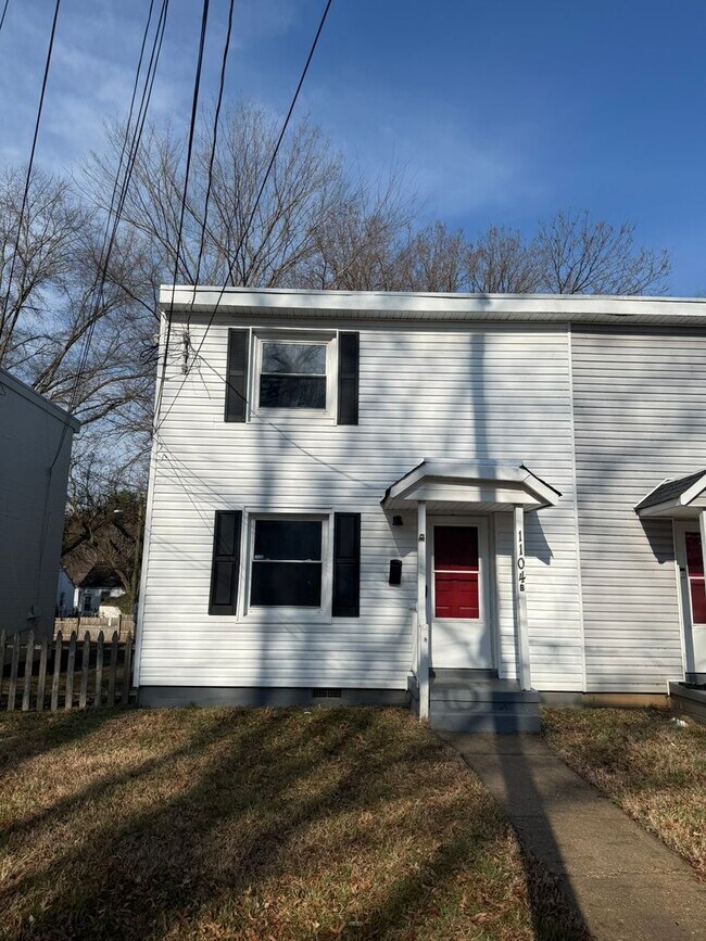 Building Photo - 1104 S Lombardy St