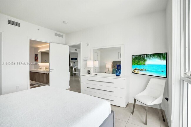 Building Photo - 401 N Birch Rd