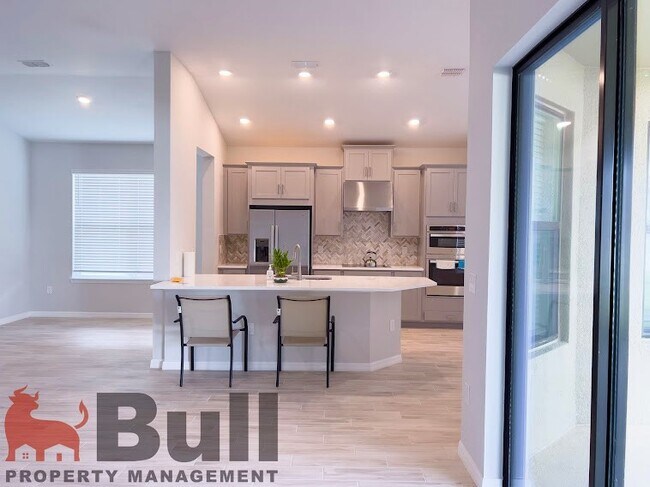 Building Photo - 1980 GOBLET COVE St