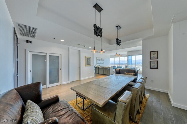Building Photo - 4525 Dean Martin Dr
