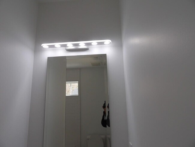 Building Photo - 4116 Horseshoe Rd N