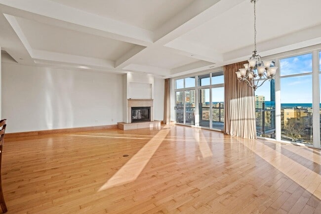 Building Photo - 1313 N Franklin Pl