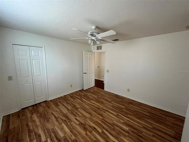 Building Photo - 10757 Pictorial Park Dr